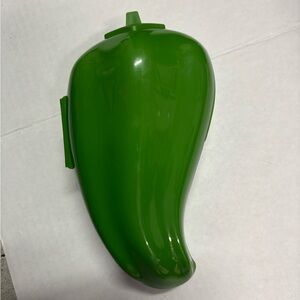 Tupperware Green Pepper Forget Me Not Veggie Keeper Green EUC Container Chili